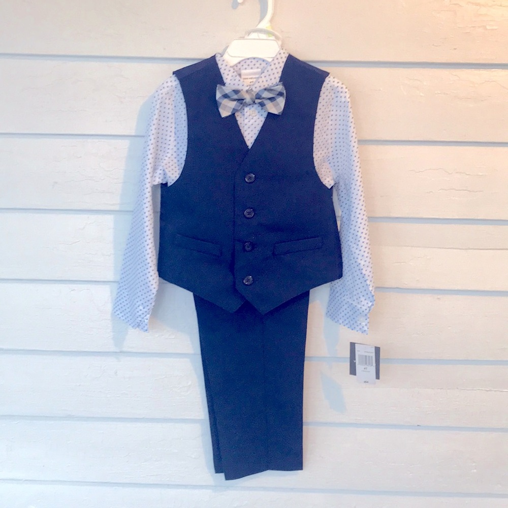 NWT Van Heusen 4 piece Set bow tie, shirt, vest and pants